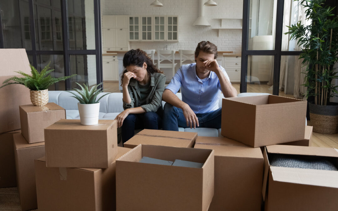 Unhappy couple have problems on moving day